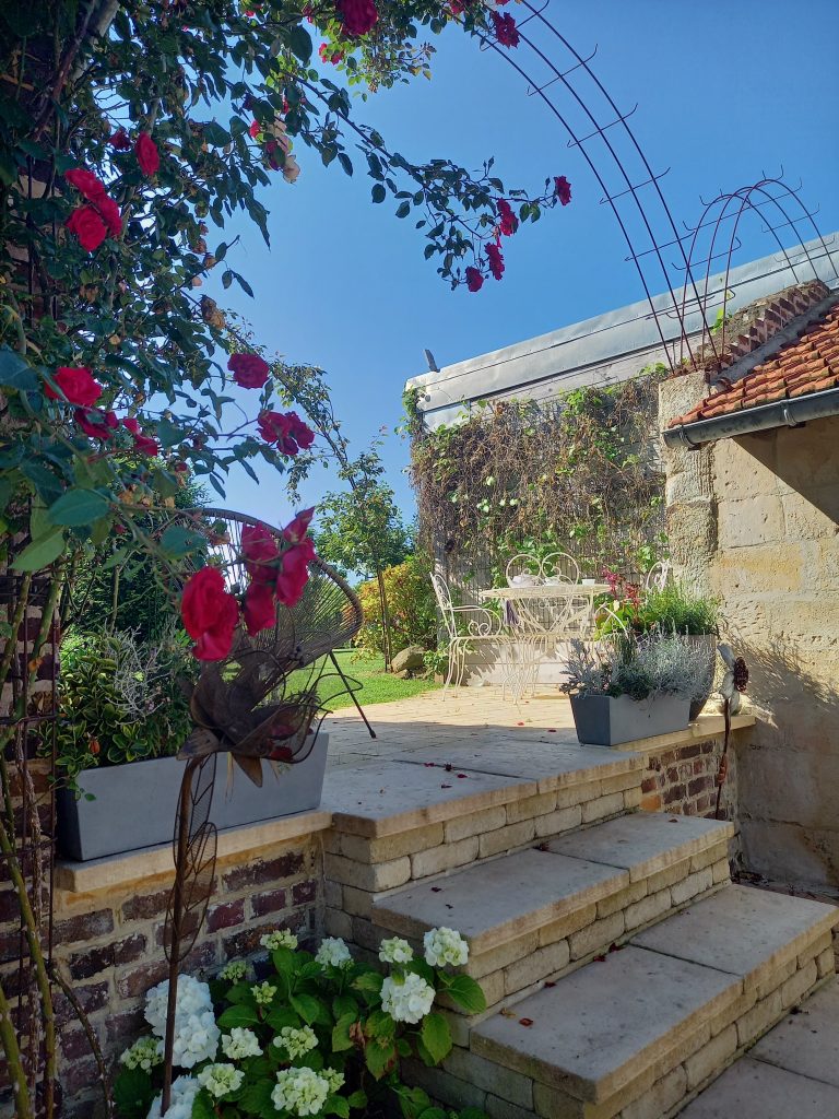 Création de jardin - Aménagement paysager - Terrasse - Escalier - Arche fleurie
