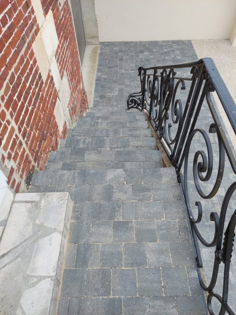 Cours et terrasses - Cour en pavés